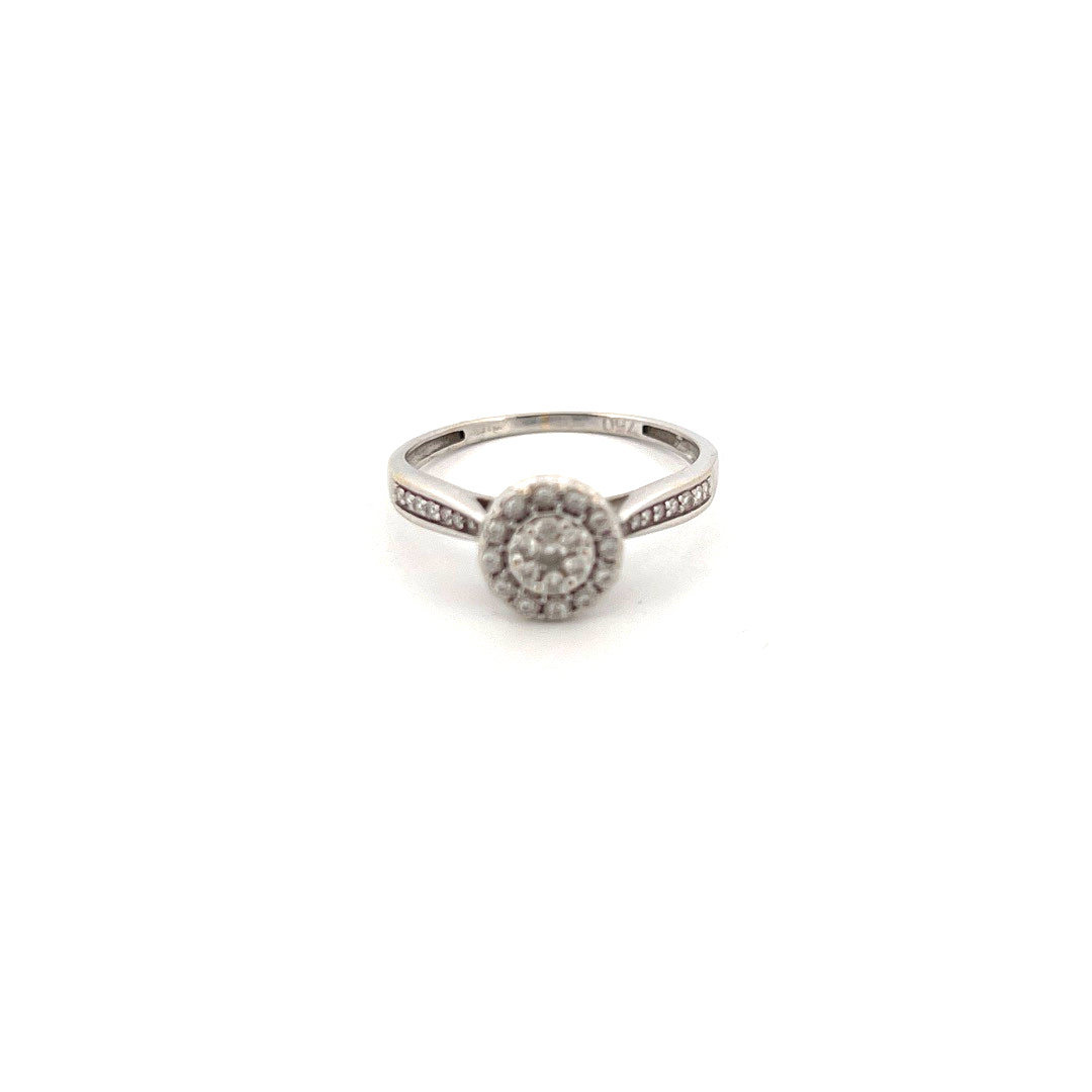 18kt White Gold Solitaire Illusion Set Halo Ring