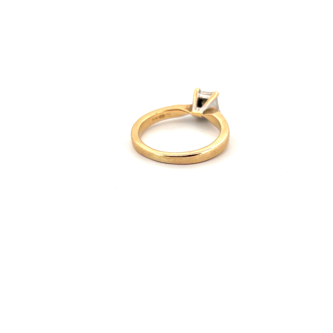 18kt Yellow Gold Solitaire Diamond Ring
