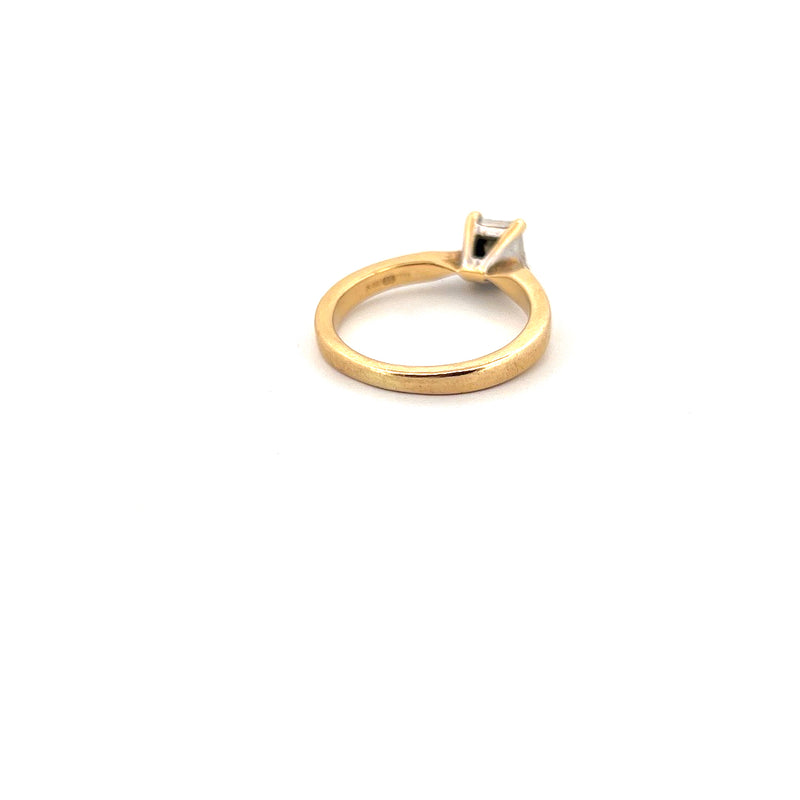 18kt Yellow Gold Solitaire Diamond Ring — frame 6