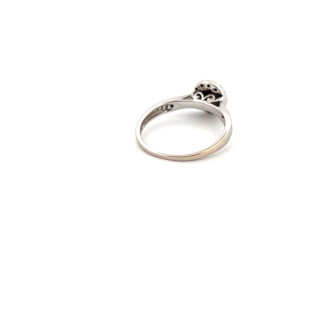 18kt White Gold Solitaire Illusion Set Halo Ring