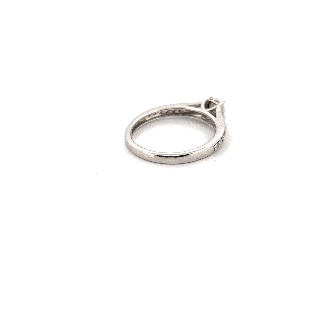 18kt White Gold Solitaire Diamond Ring
