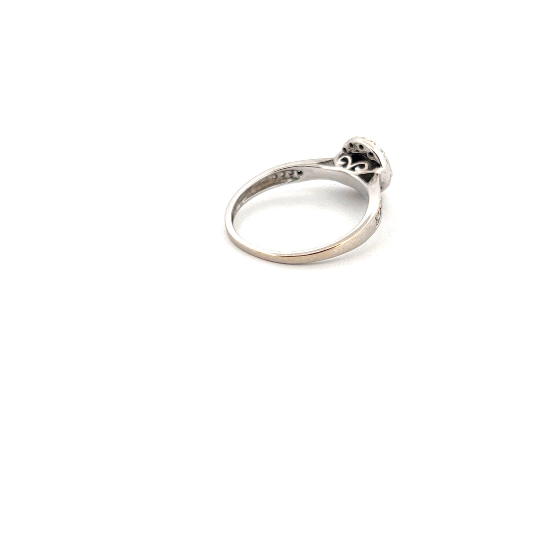 18kt White Gold Solitaire Illusion Set Halo Ring