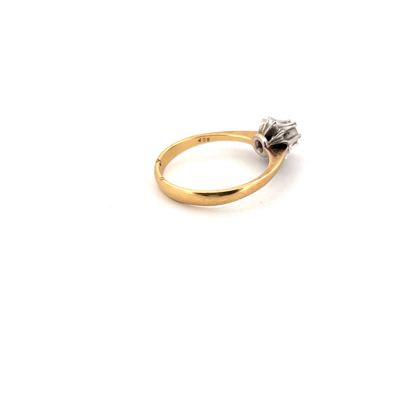 18kt Yellow Gold Solitaire Diamond Ring — frame 18