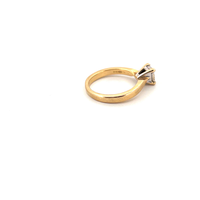 18kt Yellow Gold Solitaire Diamond Ring — frame 9