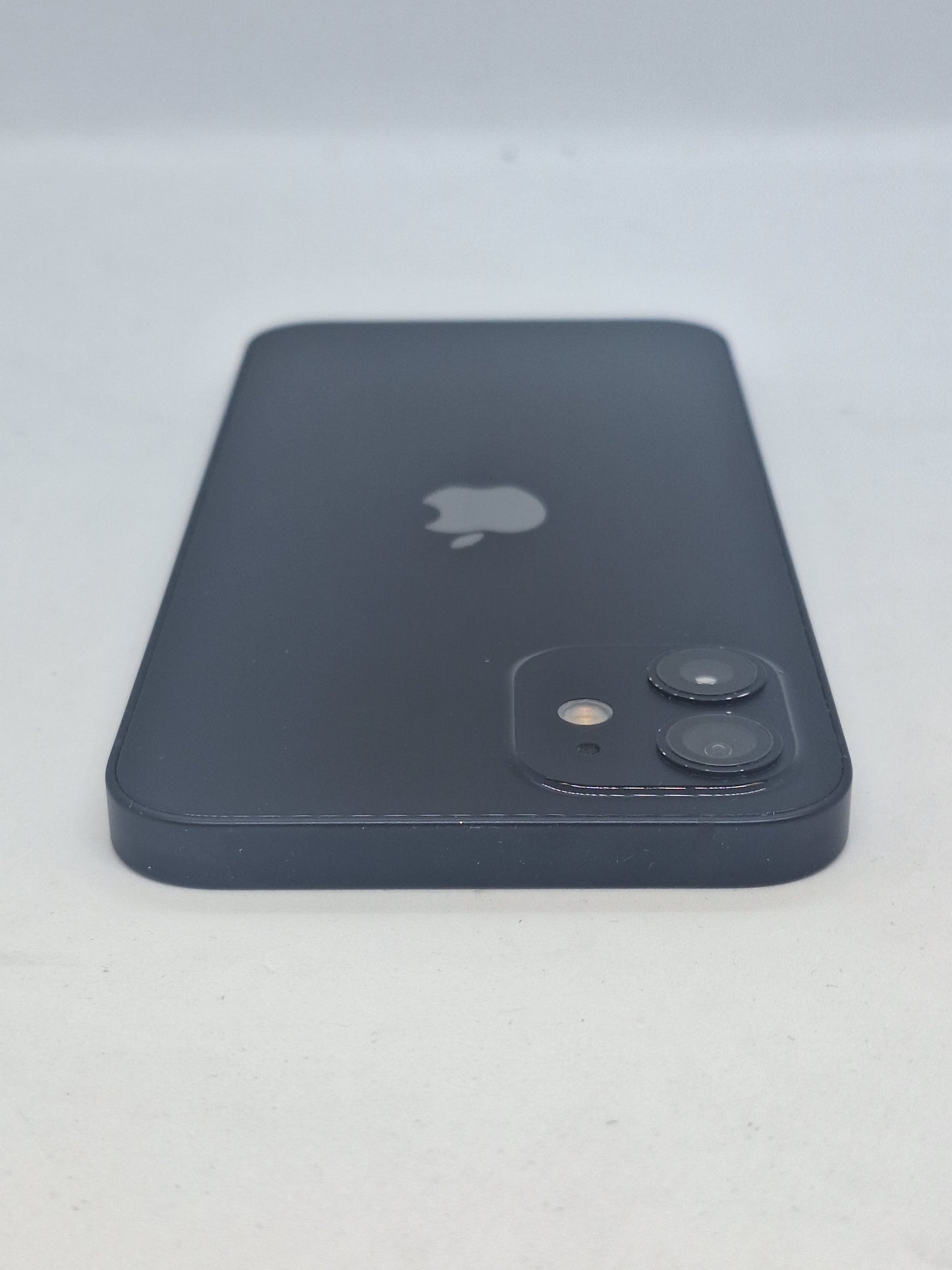 Apple iPhone 12 Black 64GB [Unlocked] (Grade A)