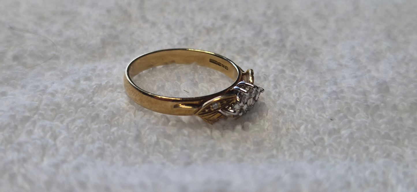 Diamond Cluster Ring 18kt