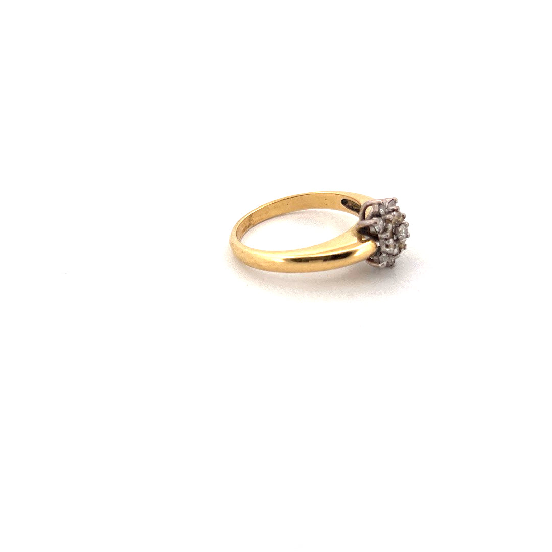18kt Yellow Gold Diamond Cluster Ring