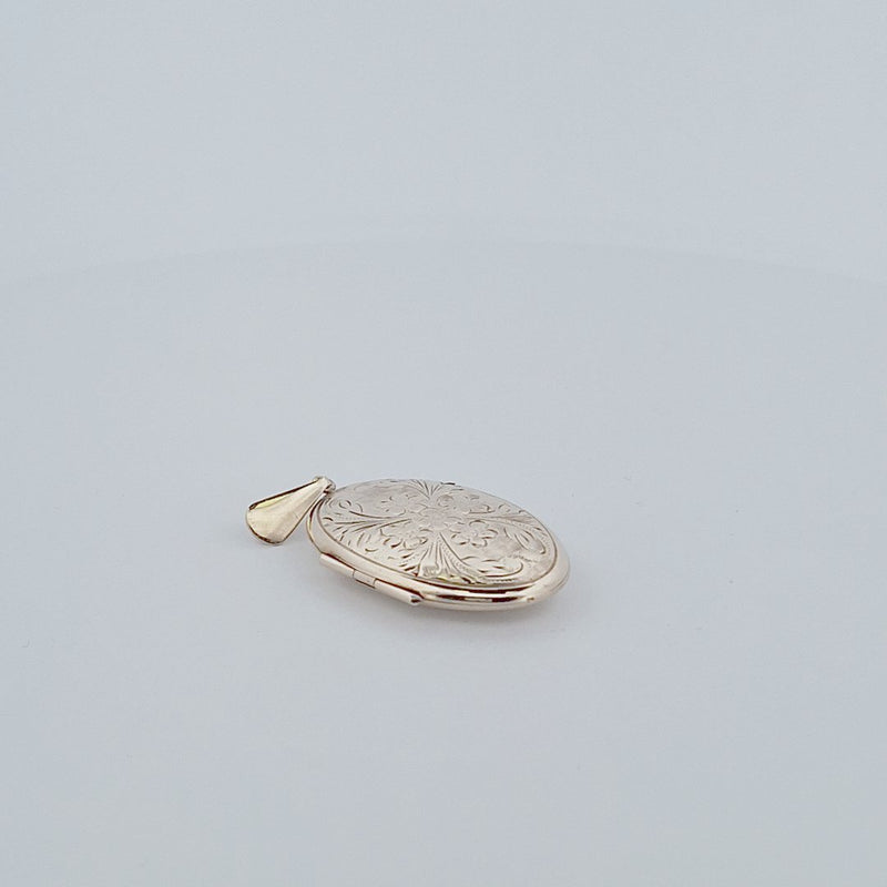 Oval Picture Pendant