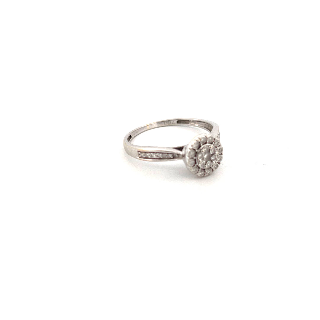 18kt White Gold Solitaire Illusion Set Halo Ring