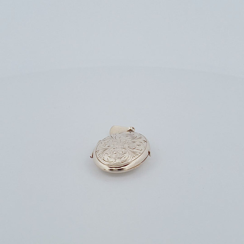 Oval Picture Pendant